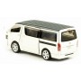 Masina Toyota Hiace cu usi, capota, portbagaj mobile, lumini faruri si stopuri, sunete motor, scara 1:32, alb lucios