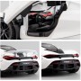 Masina McLaren 720S cu usi, capota, portbagaj mobile, lumini faruri si stopuri, sunete motor, scara 1:32, alb lucios